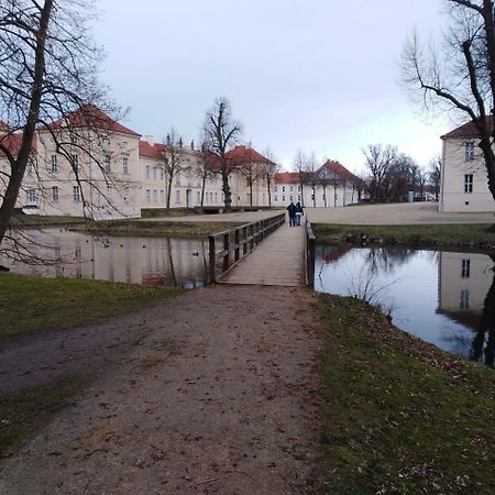 Marstall Im Schlosspark Rheinsberg Bagian luar foto
