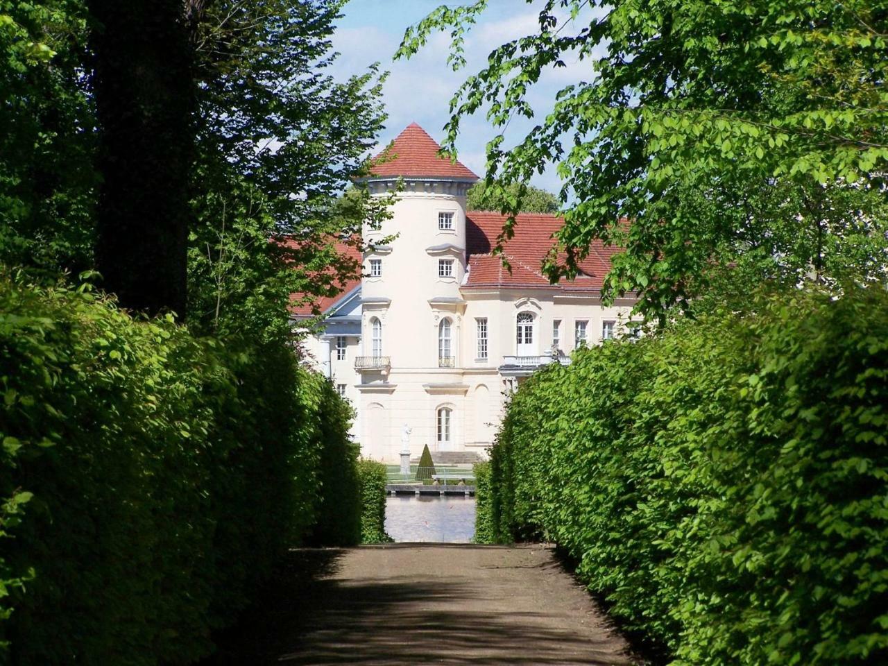 Marstall Im Schlosspark Rheinsberg Bagian luar foto